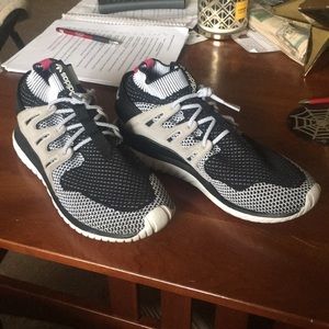 Adidas tubular nova pk